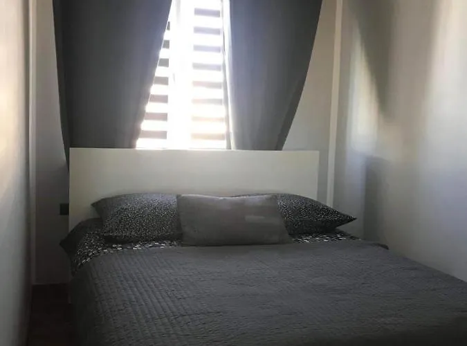 شقة Apartamentlesna12hel